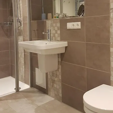 Bernstein Mare Rose 7 Апартаменты *